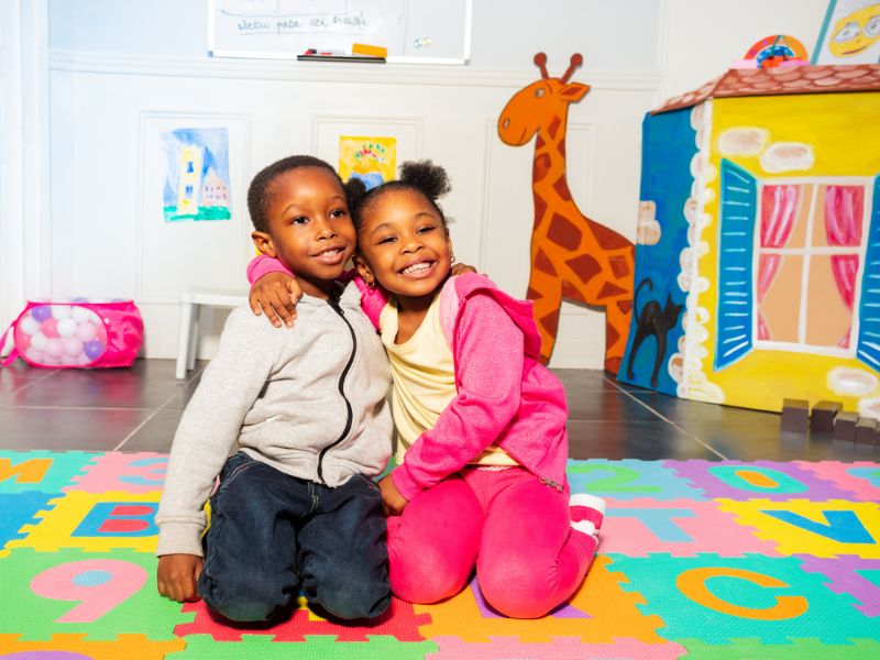 cores para quarto infantil misto azul e branco