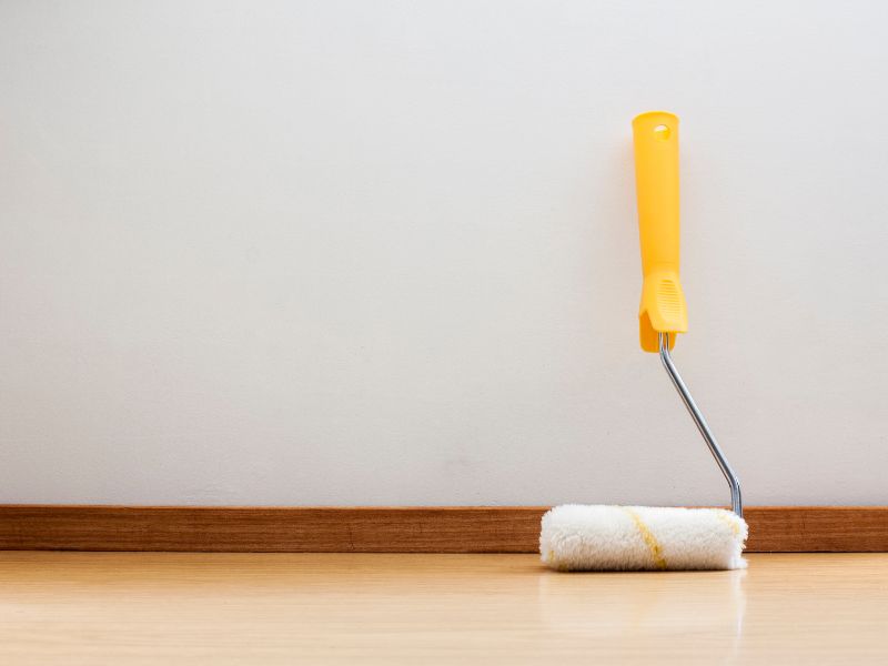 como limpar rolo de tinta com água e sabão